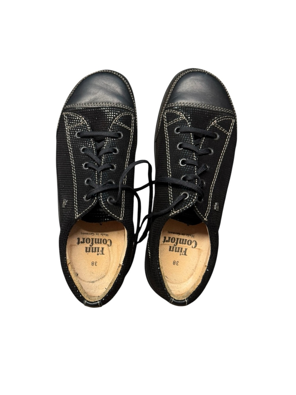Finn Comfort Black Lace-Up Sneakers with Contrast Stitching